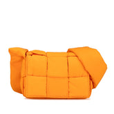 ボッテガヴェネタ マキシイントレチャート パデットテックカセット 斜め掛け ショルダーバッグ オレンジ ナイロン レディース BOTTEGAVENETA 【中古】