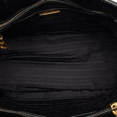 プラダ サフィアーノ 三角ロゴプレート ハンドバッグ ブラック ナイロン レザー レディース PRADA 【中古】