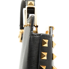 ヴァレンティノ ロックスタッズ ショルダーバッグ スマートフォン ミニポーチ ブラック ゴールド レザー メタル レディース VALENTINO 【中古】