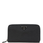 プラダ 三角ロゴプレート 長財布 ブラック ナイロン レザー レディース PRADA 【中古】