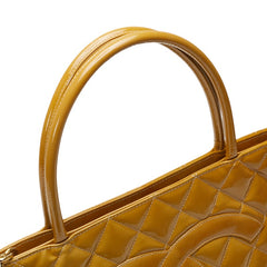 シャネル マトラッセ 復刻トート ココマーク トートバッグ ブラウン イエロー エナメル レザー レディース CHANEL 【中古】