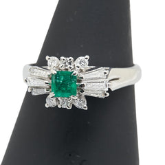 Pt900 プラチナ エメラルド0.25ct ダイヤ0.31ct リング 指輪 レディース 8.5号 【中古】