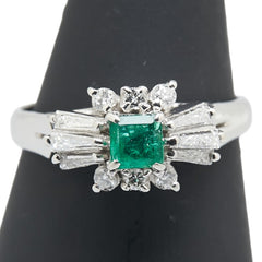 Pt900 プラチナ エメラルド0.25ct ダイヤ0.31ct リング 指輪 レディース 8.5号 【中古】