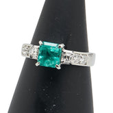 Pt900 プラチナ エメラルド1.048ct ダイヤ0.35ct リング 指輪 レディース 13号 【中古】