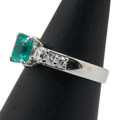 Pt900 プラチナ エメラルド1.048ct ダイヤ0.35ct リング 指輪 レディース 13号 【中古】