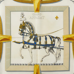 エルメス カレ90 GRAND APPARAT 盛装の馬 スカーフ ホワイト ブルー イエロー シルク レディース HERMES 【中古】