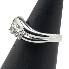 Pt900 プラチナ ダイヤ0.30ct スリーストーン リング 指輪 レディース 14.5号 【中古】