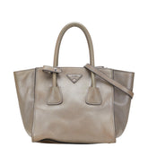 プラダ 三角ロゴプレート ハンドバッグ ショルダーバッグ 2WAY グレー レザー レディース PRADA 【中古】