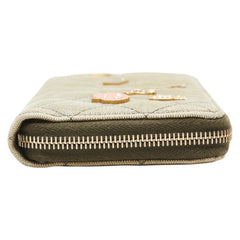 シャネル ココマーク パイナップル 貝殻 ヤシの木 モチーフ 長財布 ラウンドファスナー カーキ ゴールド キャンバス レディース CHANEL 【中古】