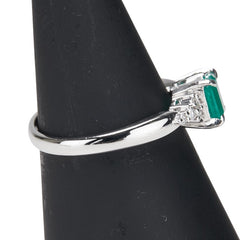 Pt900 プラチナ エメラルド0.61ct ダイヤ0.08ct リング 指輪 レディース 11.5号 【中古】
