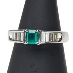 Pt900 プラチナ エメラルド0.43ct ダイヤ0.47ct リング 指輪 レディース 9.5号 【中古】