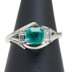 Pt900 プラチナ エメラルド0.84ct ダイヤ0.26ct リング 指輪 レディース 11.5号 【中古】