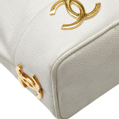 シャネル ココマーク ショルダーバッグ ホワイト キャビアスキン レディース CHANEL 【中古】