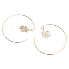 K18YG イエローゴールド 雪 結晶 モチーフ キャッチレス フープ ピアス レディース 【中古】