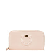 サルヴァトーレフェラガモ ガンチーニ ロゴプレート 長財布 ラウンドファスナー ピンク レザー レディース Salvatore Ferragamo 【中古】