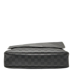 ルイ ヴィトン ダミエ グラフィット ダニエルMM 斜め掛け ショルダーバッグ N58029 ブラック PVC レザー メンズ LOUIS VUITTON 【中古】