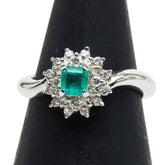 Pt900 プラチナ エメラルド0.36ct ダイヤ0.20ct リング 指輪 レディース 11号 【中古】