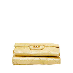 シャネル ココマーク マトラッセ 三つ折り財布 コンパクトウォレット イエロー キャビアスキン レディース CHANEL 【中古】