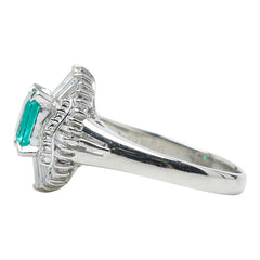 Pt900 プラチナ エメラルド0.88ct ダイヤ0.56ct リング 指輪 レディース 13号 【中古】