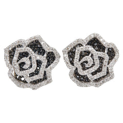 K18WG ホワイトゴールド ダイヤ0.44ct ブラックダイヤ0.88ct フラワーモチーフ ピアス レディース 【中古】