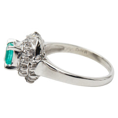 Pt900 プラチナ エメラルド0.41ct ダイヤ0.56ct リング 指輪 レディース 13号 【中古】