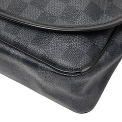 ルイ ヴィトン ダミエグラフィット ダニエルMM ショルダーバッグ N58029 ブラック PVC レザー メンズ LOUIS VUITTON 【中古】