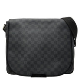 ルイ ヴィトン ダミエグラフィット ダニエルMM ショルダーバッグ N58029 ブラック PVC レザー メンズ LOUIS VUITTON 【中古】