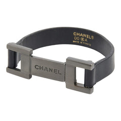 シャネル ロゴ プレート ブレスレット ブラック シルバー レザー メタル レディース CHANEL 【中古】