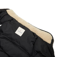モンクレール ミレー MILLAIS ダウンベスト サイズ1 C20914337585 ブラック ナイロン レザー ダウン/フェザー メンズ MONCLER 【中古】