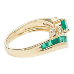 K18YG イエローゴールド エメラルド0.36ct ダイヤ0.27ct ダイヤ0.075ct エメラルド0.52ct V字リング リング 指輪 レディース 12.5号 【中古】
