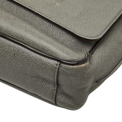 ルイ ヴィトン タイガ ロマンPM 斜め掛け ショルダーバッグ M32700 グラシエ グレー レザー メンズ LOUIS VUITTON 【中古】