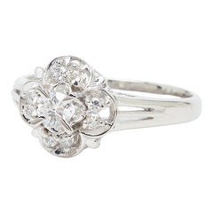 Pt900 プラチナ ダイヤモンド ダイヤ0.12ct ダイヤ0.10ct フラワーモチーフ リング 指輪 レディース 8号 【中古】