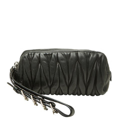 ミュウ ミュウ マテラッセ ポーチ ブラック レザー レディース Miu Miu 中古