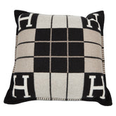 エルメス アヴァロンIII PM クッション エクリュ ノワール ウール レディース HERMES 【中古】