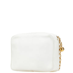 シャネル トリプルココマーク ショルダーバッグ ホワイト キャビアスキン レディース CHANEL 【中古】