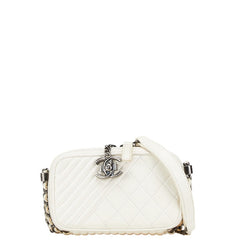 シャネル ボーイシャネル ココマーク チェーン ショルダーバッグ カメラバッグ ホワイト ラムスキン レディース CHANEL 【中古】