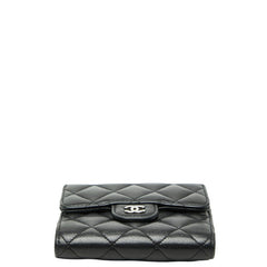 シャネル ココマーク マトラッセ 三つ折り財布 ブラック ラムスキン レディース CHANEL 中古