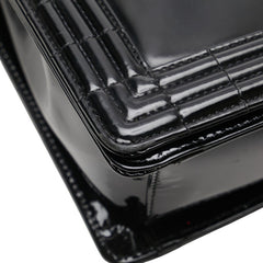 シャネル ボーイシャネル ショルダーバッグ ブラック パテントレザー レディース CHANEL 【中古】