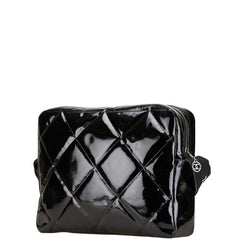 シャネル マトラッセ 斜め掛け ショルダーバッグ ブラック パテントレザー レディース CHANEL 【中古】