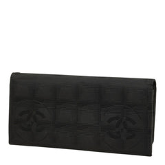 シャネル ニュートラベルライン 長財布 ブラック ナイロン レディース CHANEL 中古