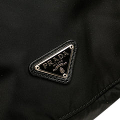 プラダ 三角ロゴプレート ポーチ ブラック ナイロン レディース PRADA 【中古】