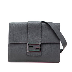 フェンディ フラット バゲット ミディアム 斜め掛け ショルダーバッグ 7VA524 グレー レザー レディース FENDI 【中古】