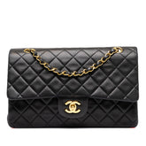 シャネル マトラッセ25 ココマーク ダブルフラップ ショルダーバッグ ブラック ゴールド金具 ラムスキン レディース CHANEL 中古