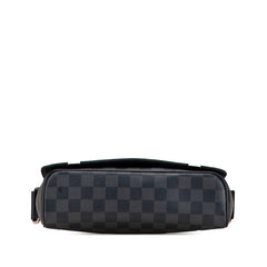 ルイ ヴィトン ダミエグラフィット ディストリクトPM 斜め掛け ショルダーバッグ N41028 ブラック PVC レザー メンズ LOUIS VUITTON 【中古】