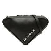 バレンシアガ トライアングル ロゴプリント 斜め掛け チェーン ショルダーバッグ 516666 ブラック レザー レディース BALENCIAGA 中古