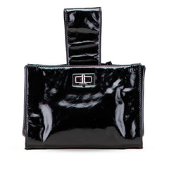 シャネル 2.55 ハンドバッグ ブラック エナメル レザー レディース CHANEL 【中古】