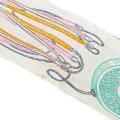 エルメス ツイリー Chevaloscope Neon シュヴァロスコープ ネオン スカーフ ホワイト マルチカラー シルク レディース HERMES 【中古】