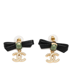 シャネル ココマーク リボン モチーフ スタッド ピアス ゴールド ブラック メッキ レザー ラインストーン レディース CHANEL 【中古】