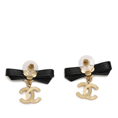 シャネル ココマーク リボン モチーフ スタッド ピアス ゴールド ブラック メッキ レザー ラインストーン レディース CHANEL 【中古】