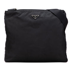 プラダ サフィアーノ 三角ロゴプレート 斜め掛け ショルダーバッグ ブラック ナイロン レザー レディース PRADA 【中古】